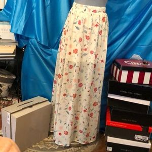 HOT OPIC/DISNEY “4princess floral skirt” . BNWT